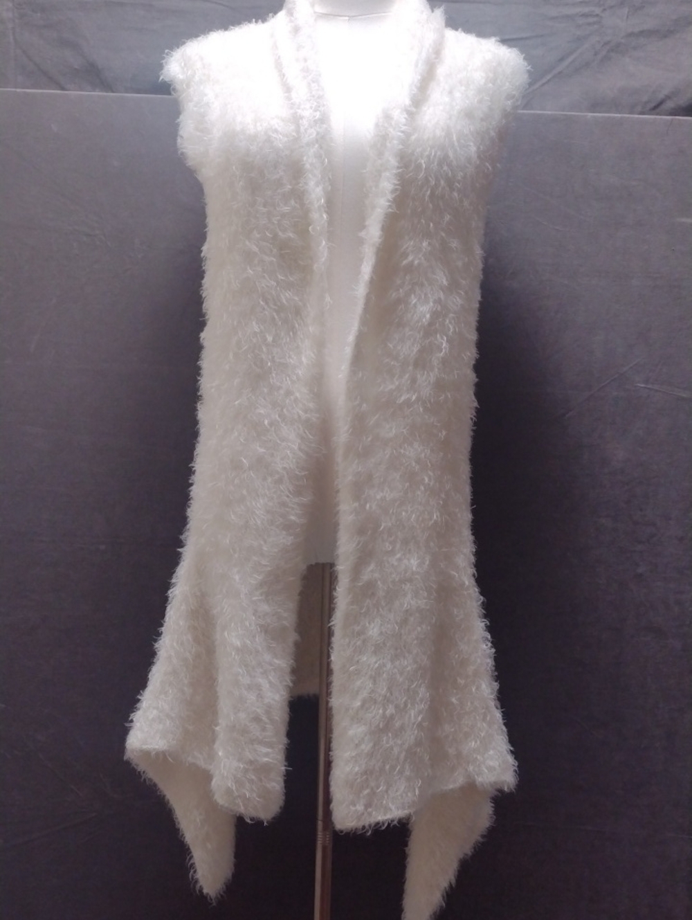 Olivia M Lg Cream Boho Fuzzy Open-Front Asymmetrical Cardigan Vest Crochet Back